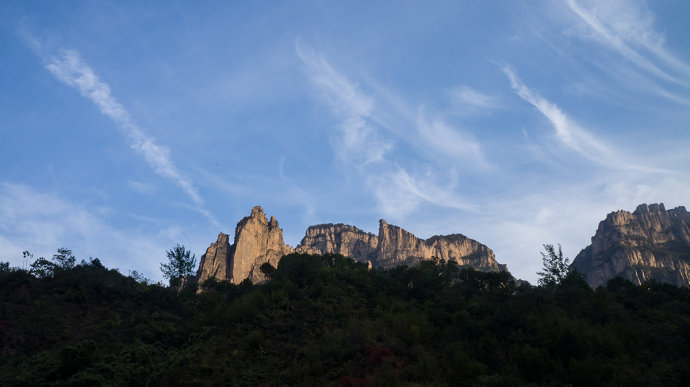 穽底村