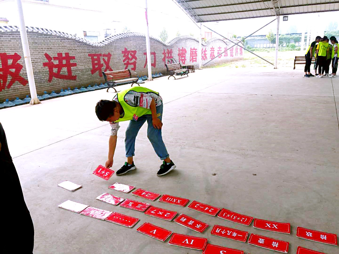 味千拉面万达店拓展训练