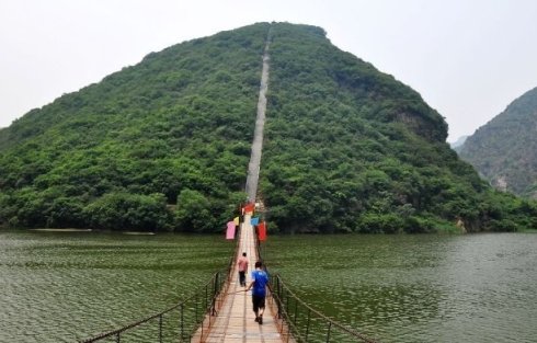 山里泉
